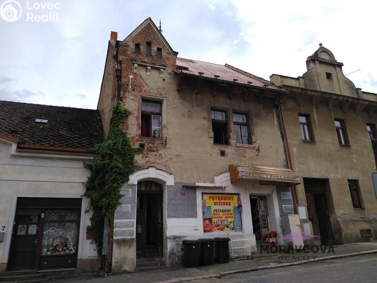 Prodej rodinného domu Žleby, Zámecké náměstí 6 č. 17