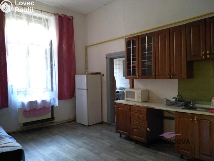Prodej rodinného domu Žleby, Zámecké náměstí 6 č. 8