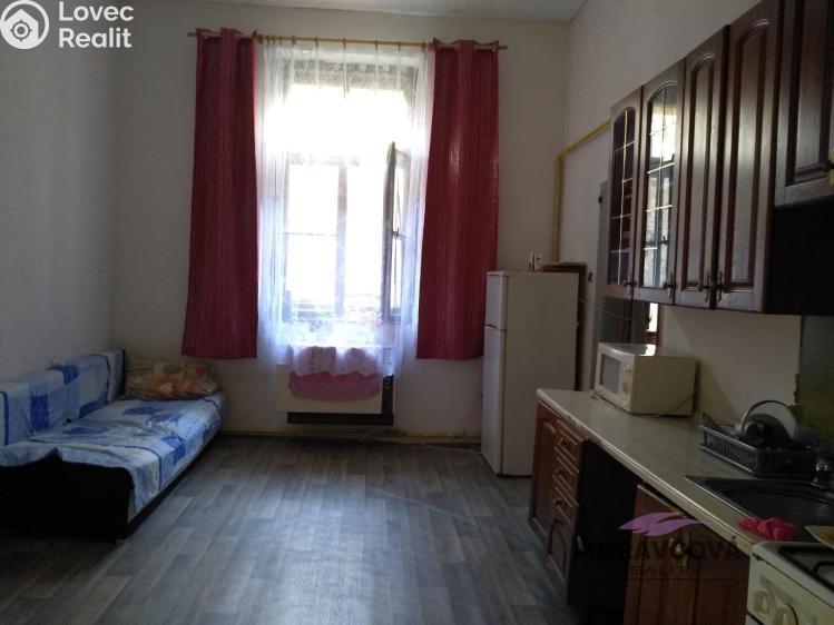 Prodej rodinného domu Žleby, Zámecké náměstí 6 č. 2