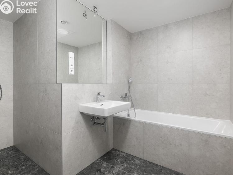 Sale apartment 3+KK Praha č. 4