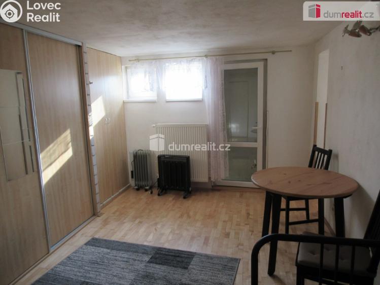 Оренда квартири 1+KK Zbuzany, V Zahradě č. 5