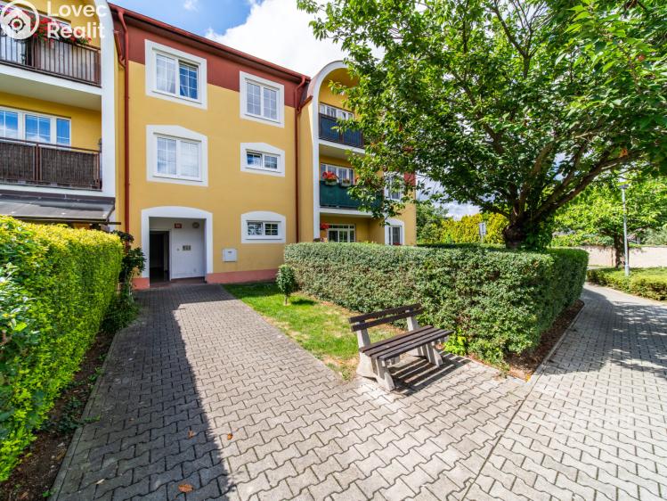 Sale apartment 1+KK Vestec, Okružní č. 13