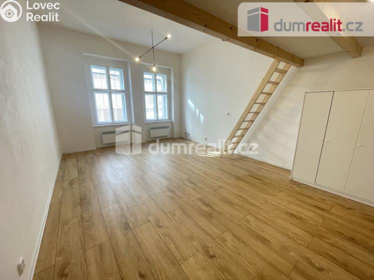Pronájem bytu 1+KK Praha 5, Na Valentince č. 6