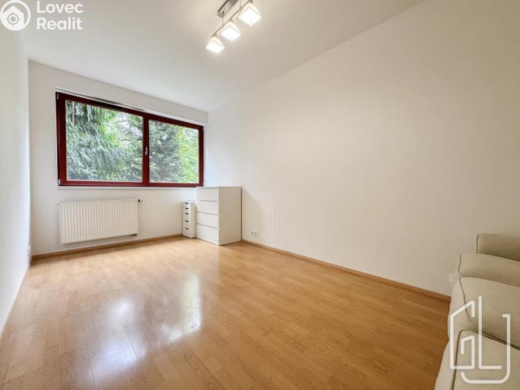 Prodej bytu 2+KK Praha, Podle náhonu 3293/53 č. 8
