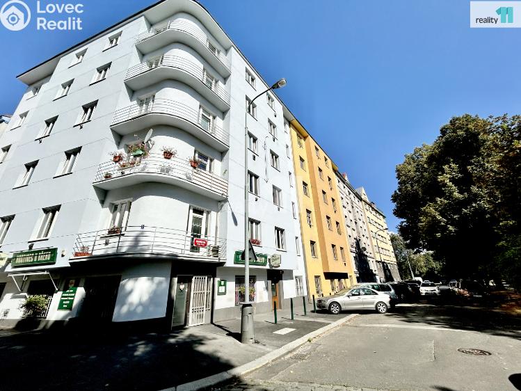 Pronájem bytu 2+KK Praha 4, Adamovská č. 40