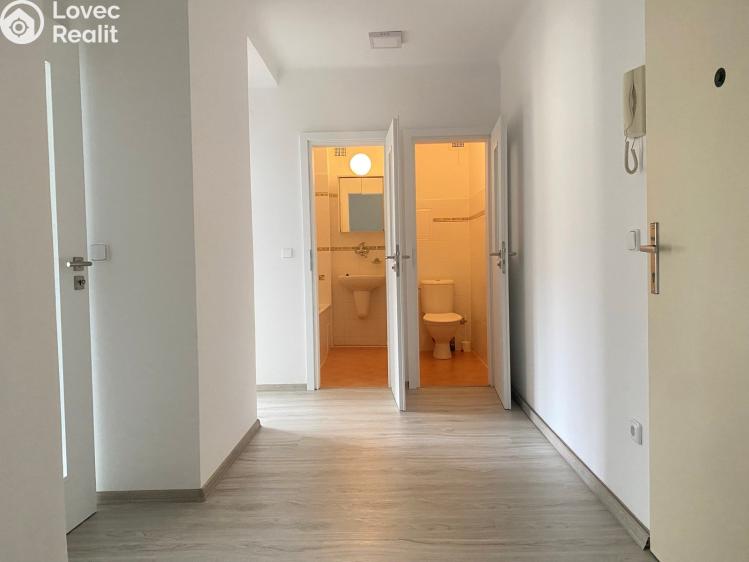 Pronájem bytu 2+1 Pardubice, Jilemnického 2216 č. 7