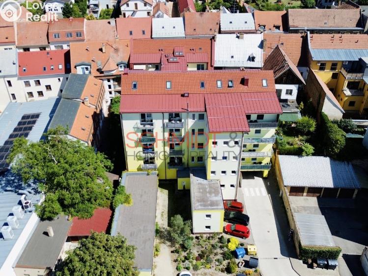 Pronájem bytu 1+KK Hustopeče, Husova 1472/2a č. 12