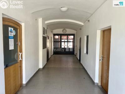 Оренда торгового приміщення Ledeč nad Sázavou, Husovo náměstí č. 4