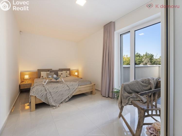 Prodej bytu 3+KK Praha, Na Baních 1616 č. 16