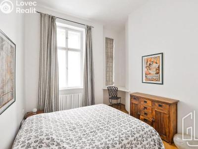 Pronájem bytu 3+1 Praha, Odborů č. 3