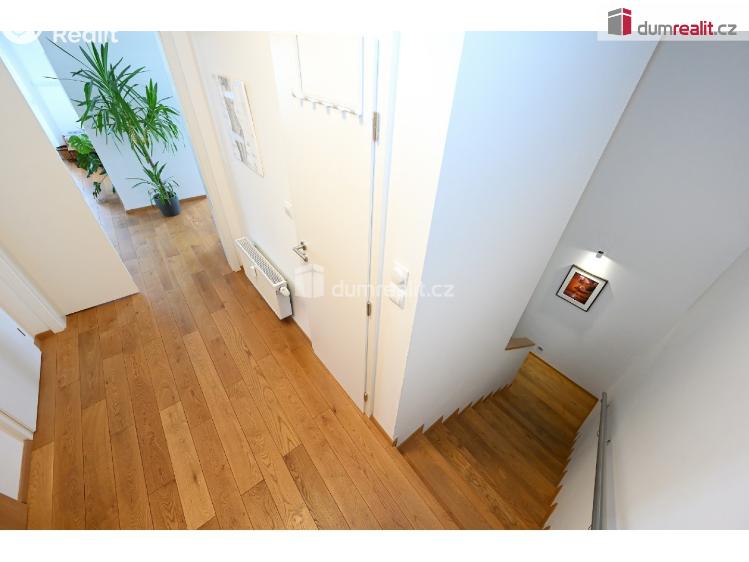 Prodej bytu 4+KK Praha-Čakovice, Bermanova č. 17