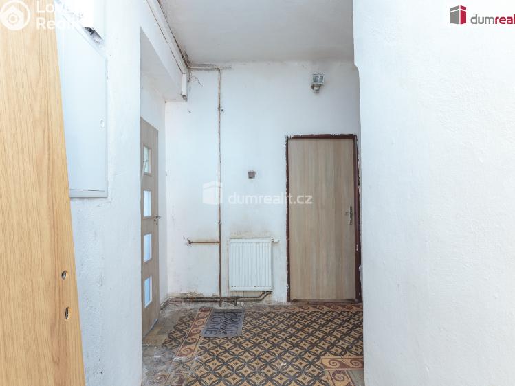 Prodej činžovního domu Králův Dvůr, 5. května č. 13