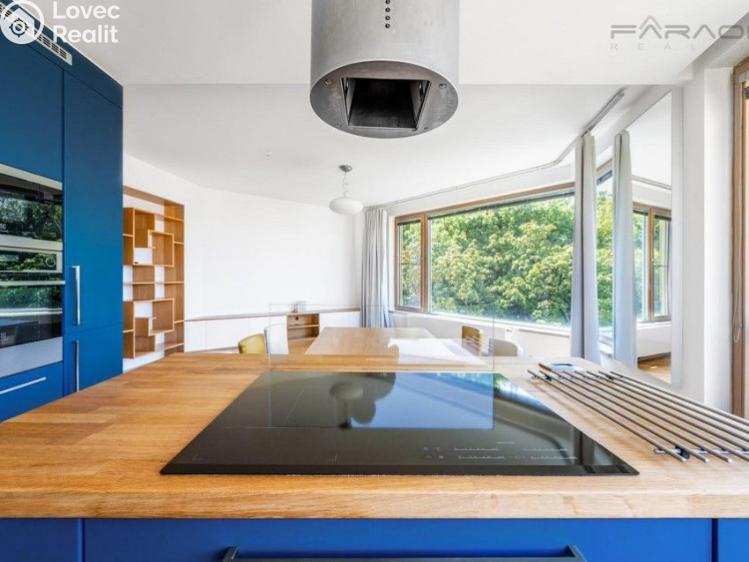 Продажа квартиры 4+KK Praha, Jeseniova č. 28