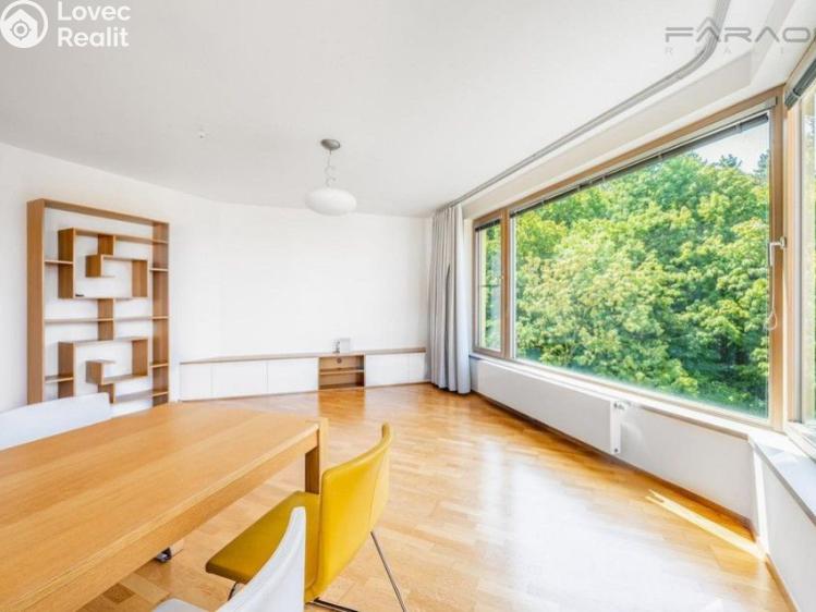Продажа квартиры 4+KK Praha, Jeseniova č. 3