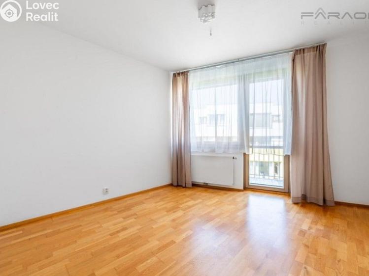 Продажа квартиры 4+KK Praha, Jeseniova č. 16
