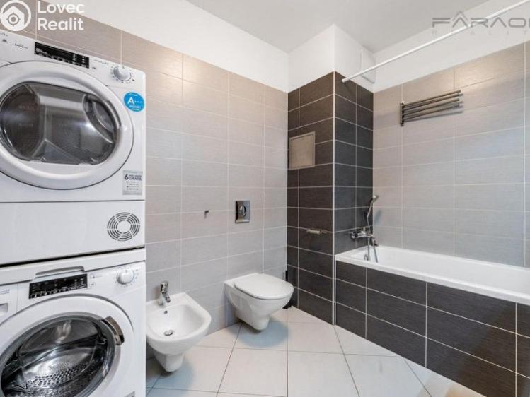 Продажа квартиры 4+KK Praha, Jeseniova č. 19