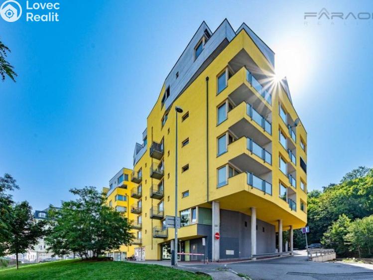 Продажа квартиры 4+KK Praha, Jeseniova č. 22