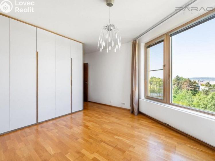 Prodej bytu 4+KK Praha, Jeseniova č. 13