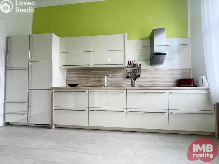 Prodej bytu 3+1 Karlovy Vary, Foersterova 1093/15 č. 9
