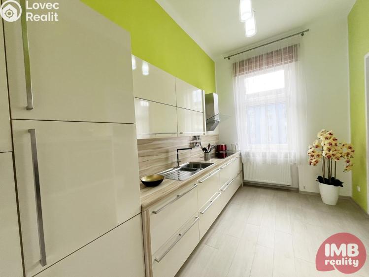 Prodej bytu 3+1 Karlovy Vary, Foersterova 1093/15 č. 10