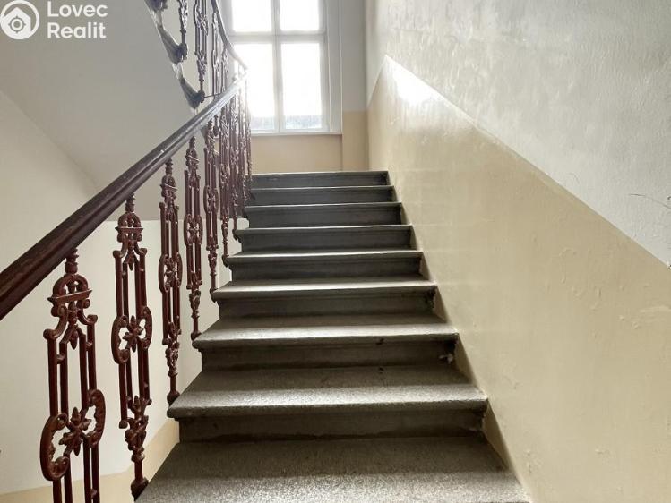 Prodej bytu 3+1 Karlovy Vary, Foersterova 1093/15 č. 24