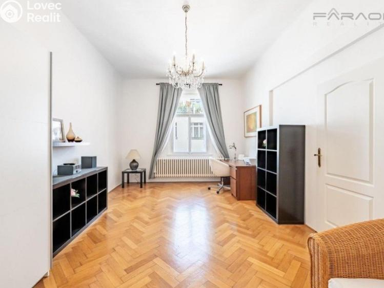 Pronájem bytu 4+1 Praha, Biskupská č. 8