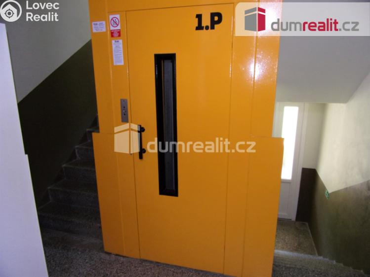 Pronájem bytu 2+1 Karlovy Vary, Charkovská č. 26