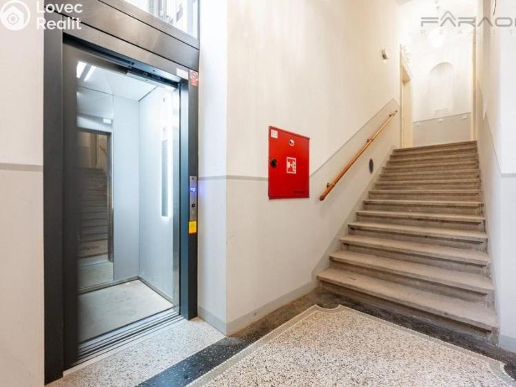 Pronájem bytu 2+KK Praha, Korunní č. 8