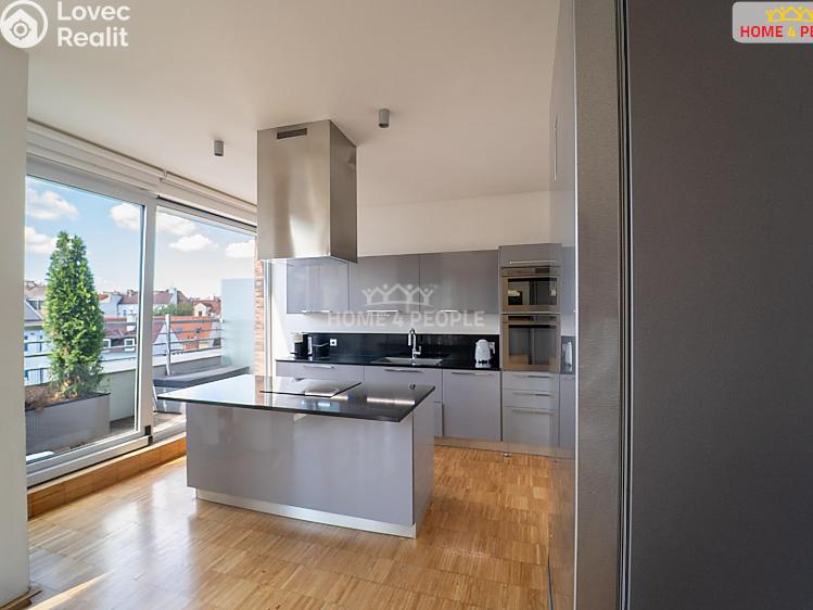 Продаж квартири 4+KK Praha 3, Prokopova č. 8