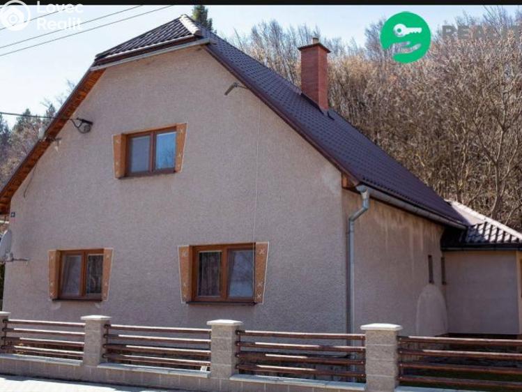 Prodej rodinného domu Valašská Senice, Valašská Senice č. 1