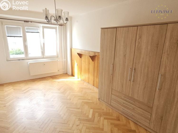 Pronájem bytu 2+1 Kralupy nad Vltavou, nám. Mládežníků 670 č. 2