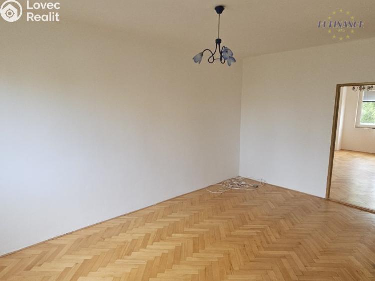 Pronájem bytu 2+1 Kralupy nad Vltavou, nám. Mládežníků 670 č. 3