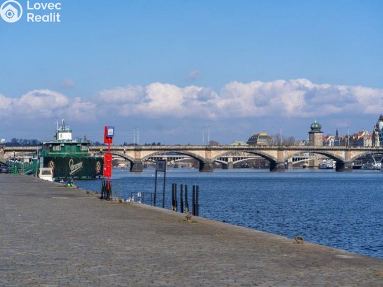 Pronájem bytu 2+KK Praha, Na Valentince č. 10