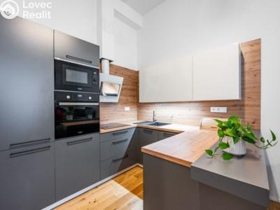 Rent apartment 2+KK Praha, Na Valentince č. 1