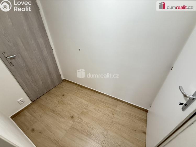 Pronájem bytu 1+KK Praha 5, Na Valentince č. 7