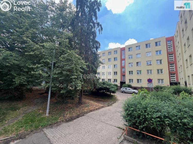 Prodej bytu 3+1 Praha 10, Na hroudě č. 7