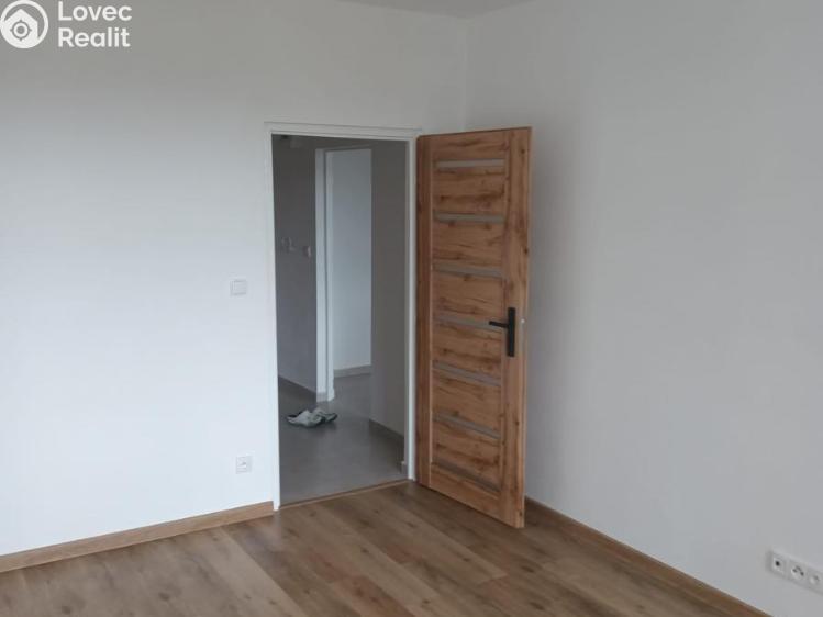 Pronájem bytu 3+1 Chomutov, Bezručova č. 9