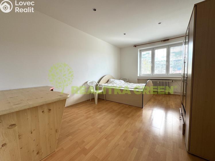 Pronájem bytu 3+1 Vsetín, Na Kamencoch 1332 č. 8