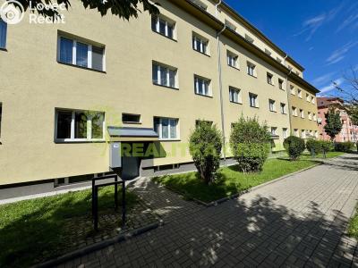 Pronájem bytu 3+1 Vsetín, Na Kamencoch 1332 č. 2