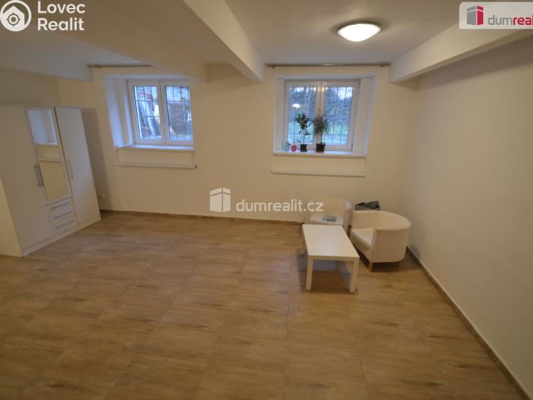 Pronájem bytu 1+KK Praha 8, Vosmíkových č. 1