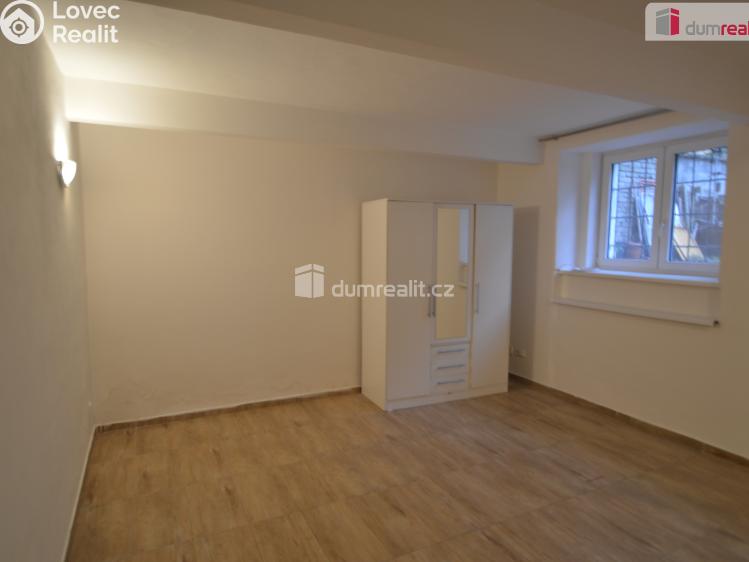 Pronájem bytu 1+KK Praha 8, Vosmíkových č. 3