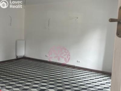 Оренда торгового приміщення Kostelec nad Černými lesy, náměstí Smiřických 52 č. 6