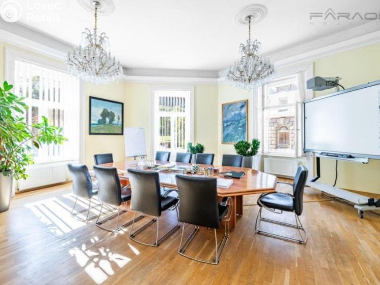 Продаж офісного приміщення Praha, Washingtonova č. 15