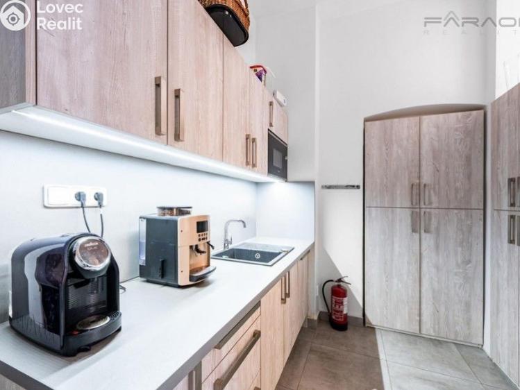 Продаж офісного приміщення Praha, Washingtonova č. 3