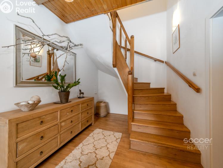 Продажа семейного дома Vestec, U Hřiště č. 9