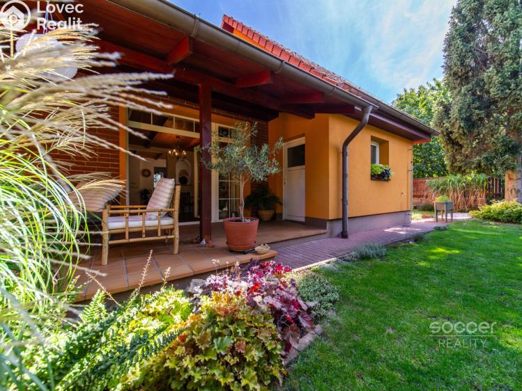 Продажа семейного дома Vestec, U Hřiště č. 24