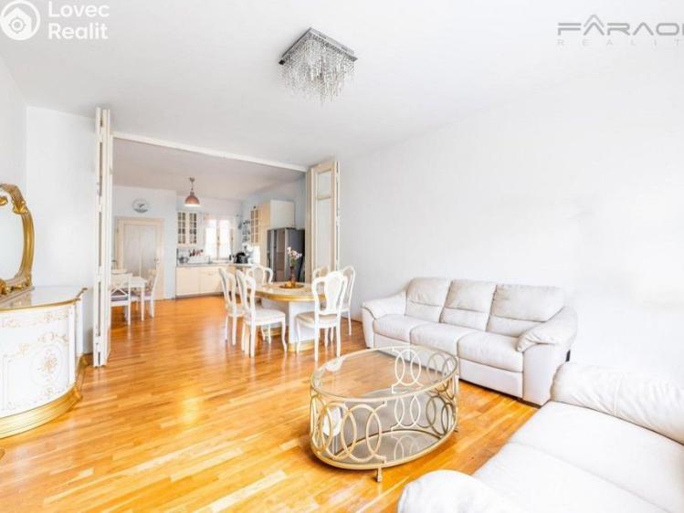 Sale apartment 4+1 Praha, Stroupežnického č. 2