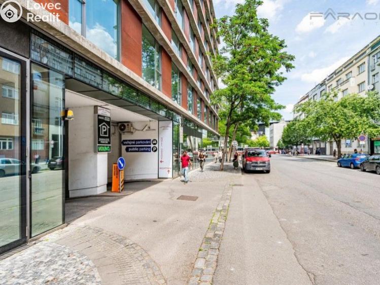 Sale apartment 4+1 Praha, Stroupežnického č. 17