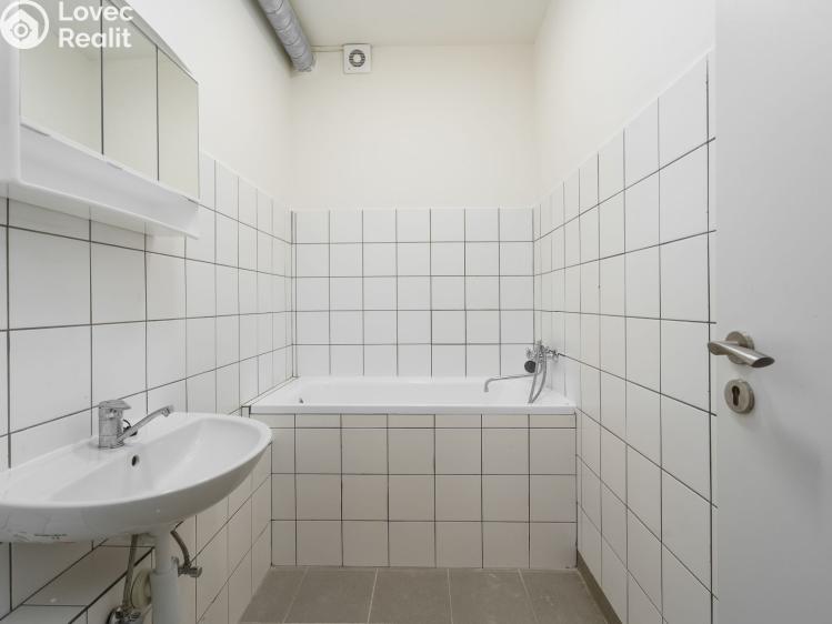 Prodej bytu 2+KK Praha, Třinecká 769 č. 7