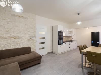 Sale apartment 2+KK Praha, Třinecká 769 č. 1